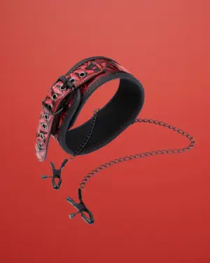 Diamond Line - Gyémánt mintázatú nyakörv mellbimbócsipesszel (piros)