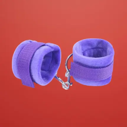 Intoyou BDSM Line - Plüss tépőzáras csuklókötöző (lila)
