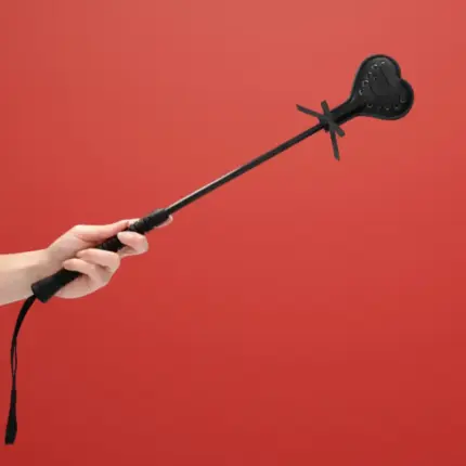 Ouch - Szív alakú paskoló (fekete) - 47cm