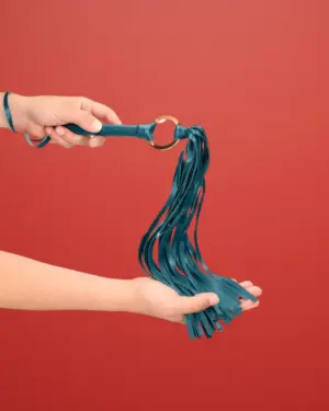 Ouch Halo - Zöld korbács dekoratív dísszel (70cm)