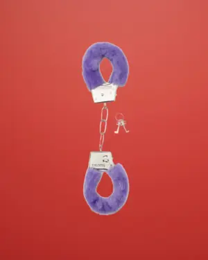 Shots Toys - Plüss bilincs (lila)