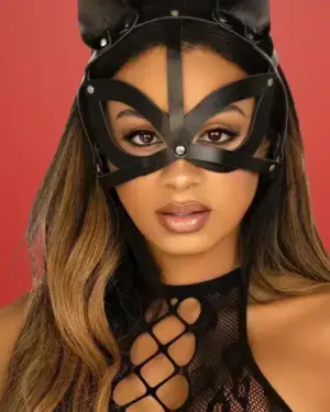 Vegánbőrből készült cicamaszk