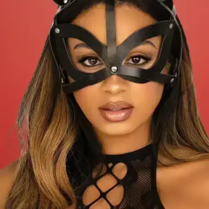 Vegánbőrből készült cicamaszk