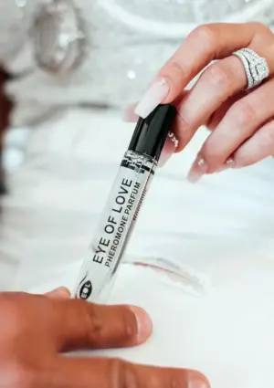 Eye of Love Romantic - Feromon parfüm férfiaknak (10ml) - Image 2