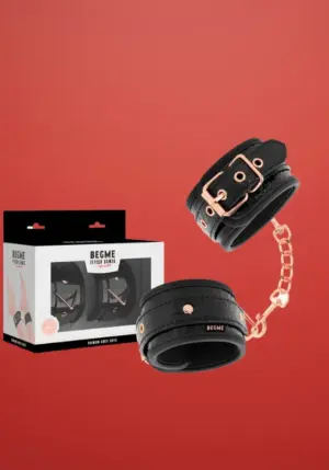 Begme Black Edition - Vegán bőr bokabilincs lánccal (fekete)