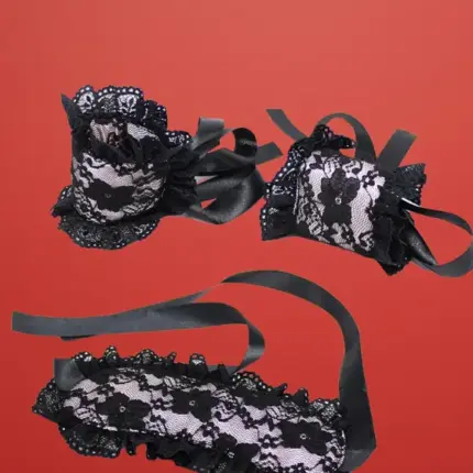 Latetobed - Csipkés szemtakaró és bilincs szett