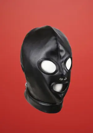 Latetobed - Fejmaszk száj-, és szemnyílással